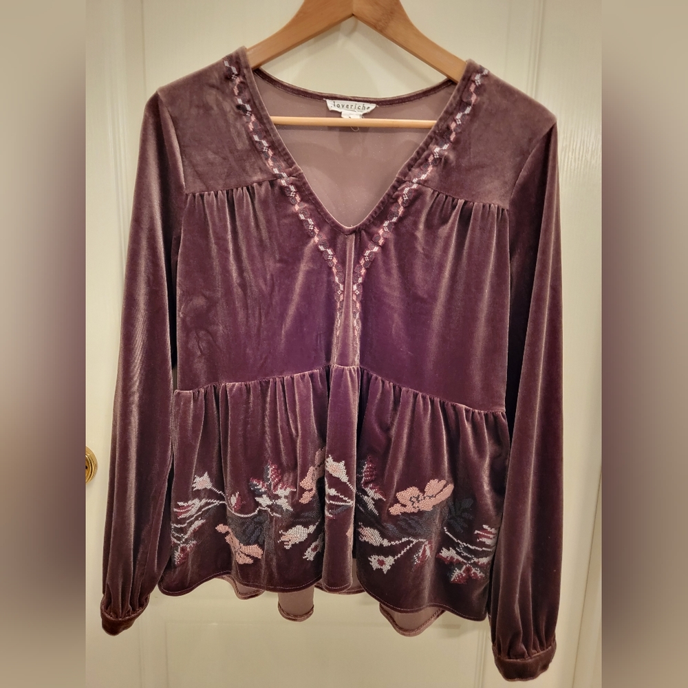 LOVE RICHE Velour Top